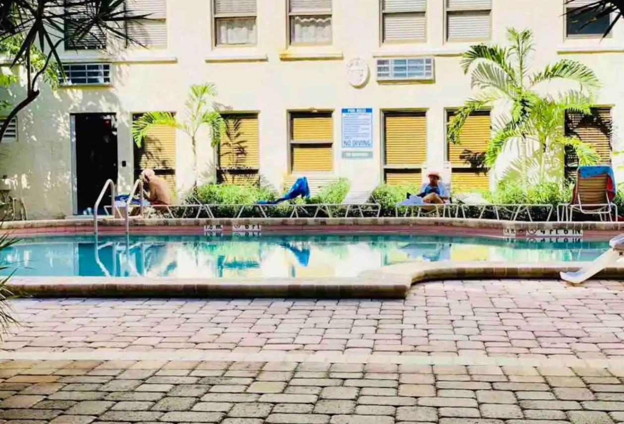 Romantic Studio In The Heart Of Palm Beach - Free Valet Service Екстериор снимка